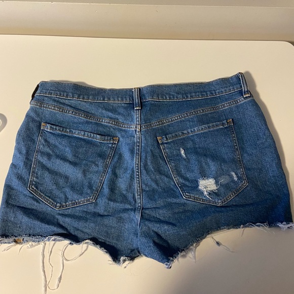 Distressed Boyfriend Cutoff Denim Shorts - Picture 3 of 4